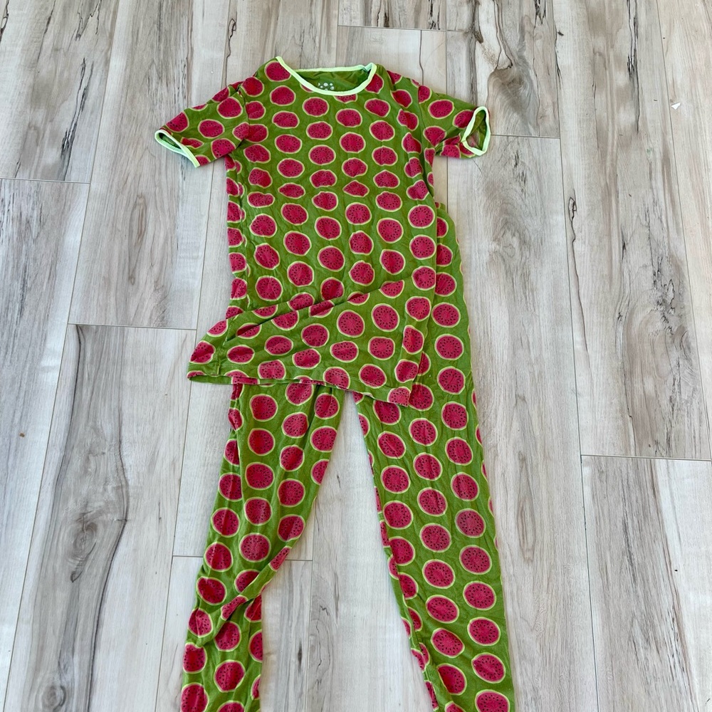 Kickee pants set